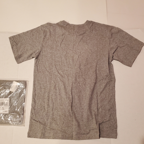 2 Children's Place boys shirts - Picture 8 of 8